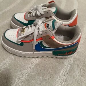 Nike women sneaker and size 8.5